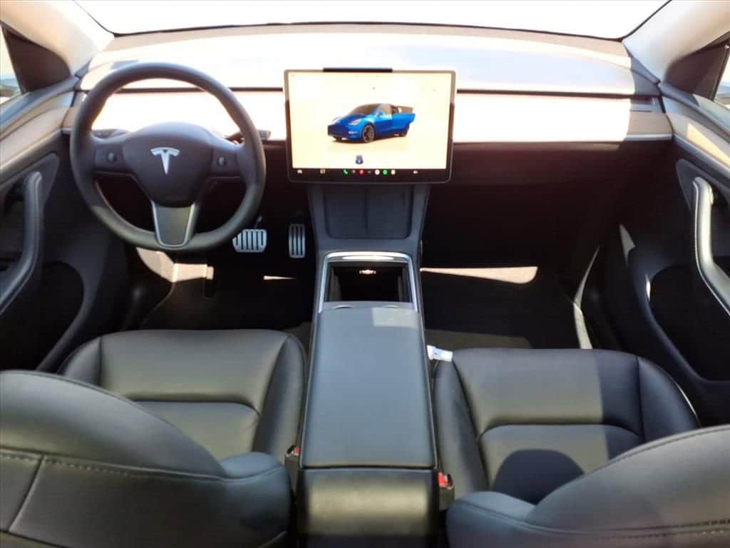 2025 Tesla Model Y - Image 21
