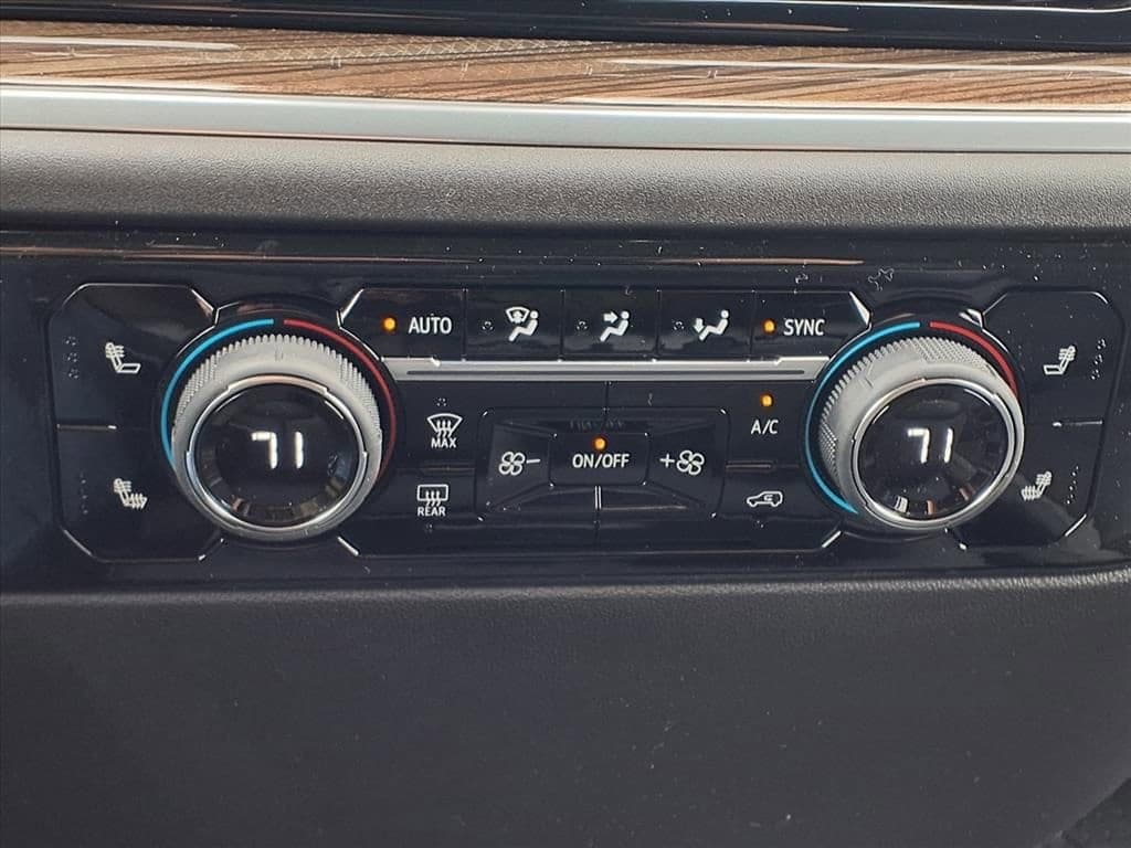 2026 Chevrolet Silverado 1500 - Image 17