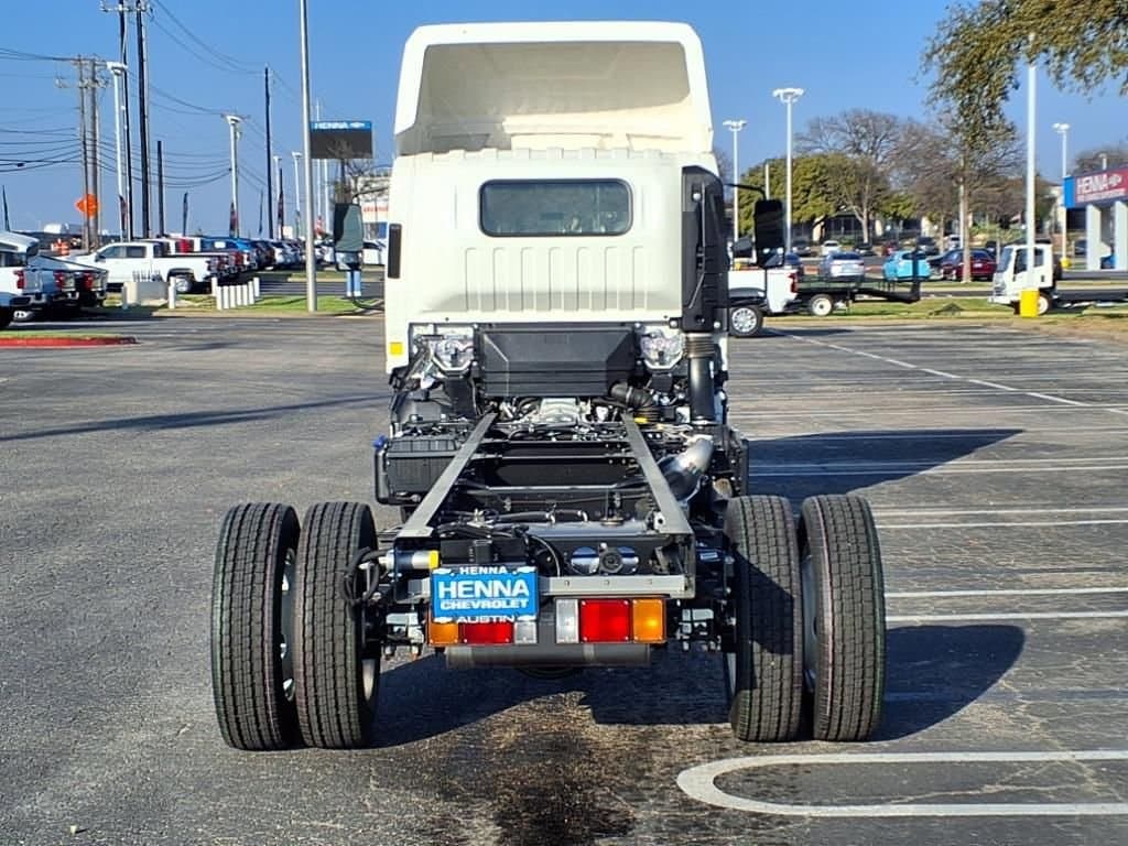 2025 Chevrolet Low Cab Forward 5500 XD - Image 5