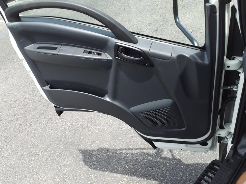 2025 Chevrolet Low Cab Forward 4500 HG - Image 20