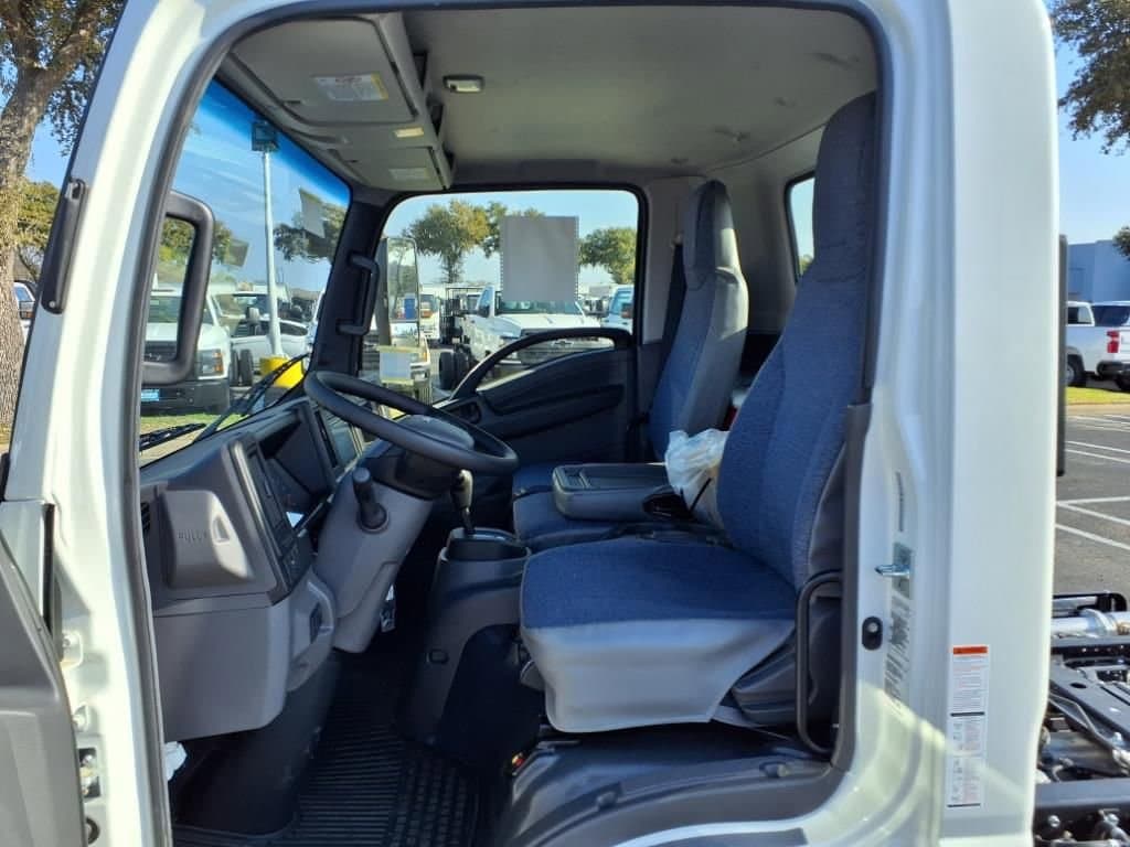 2025 Chevrolet Low Cab Forward 5500 XD - Image 6