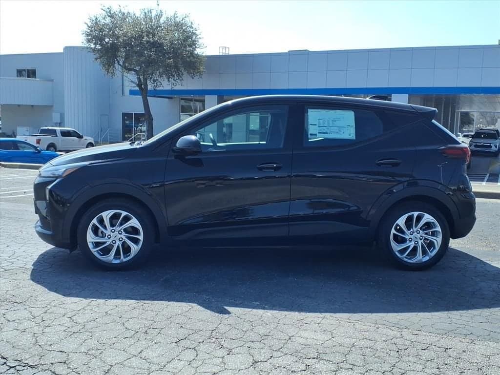 2027 Chevrolet Bolt - Image 4