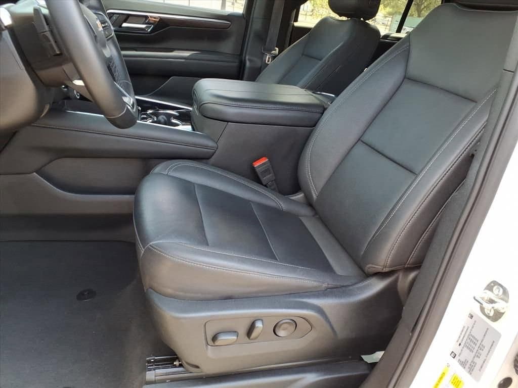 2025 Chevrolet Tahoe - Image 15