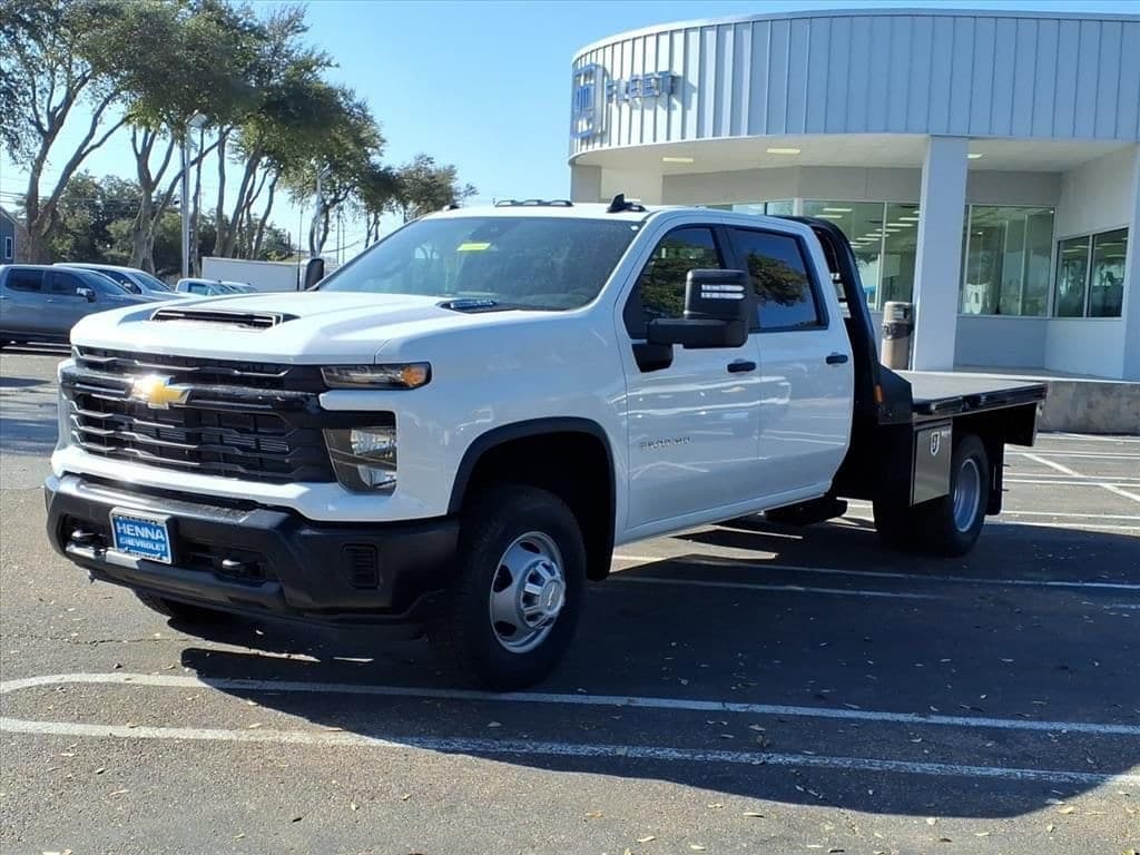 2026 Chevrolet Silverado 3500 HD Chassis Cab - Image 3