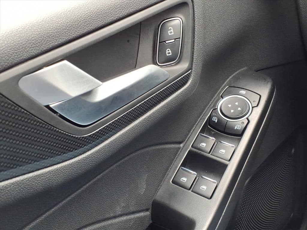 2025 Ford Escape - Image 31