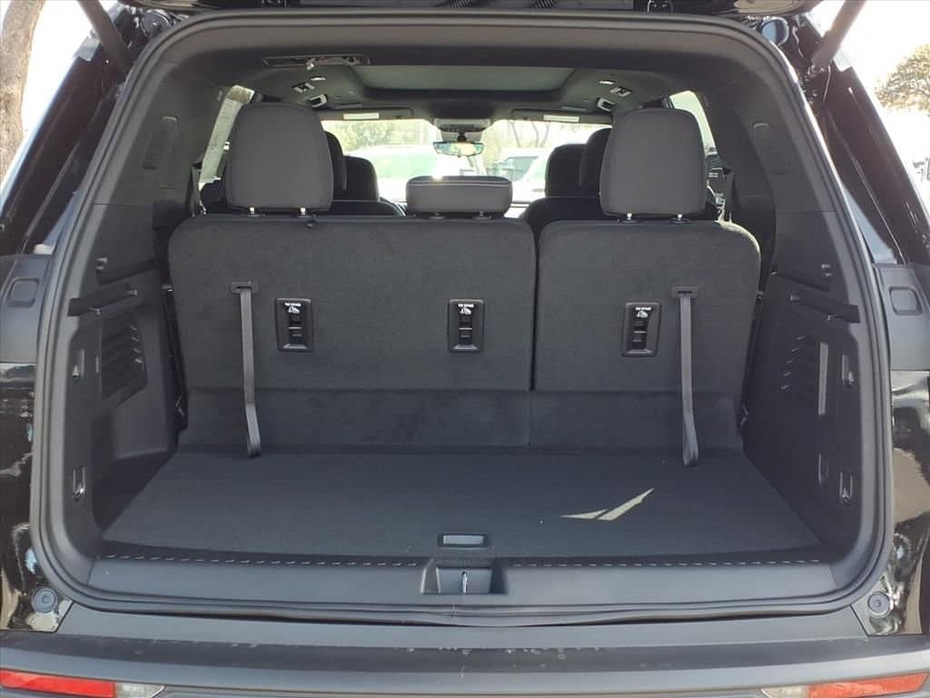 2026 Chevrolet Traverse - Image 10