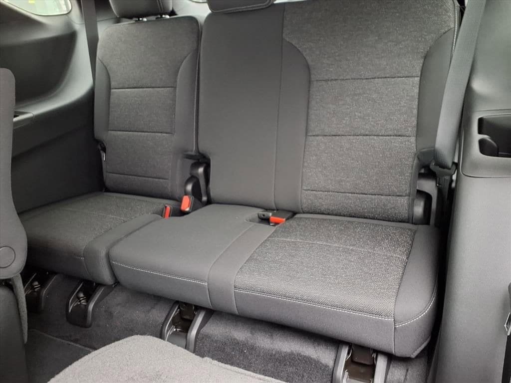 2026 Chevrolet Traverse - Image 11