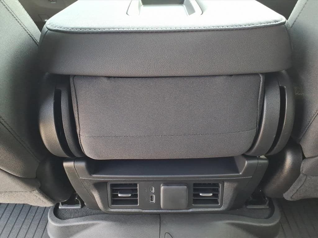 2026 Chevrolet Silverado 1500 - Image 13