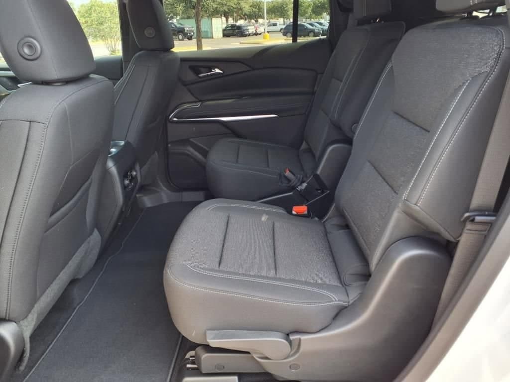 2026 Chevrolet Traverse - Image 7