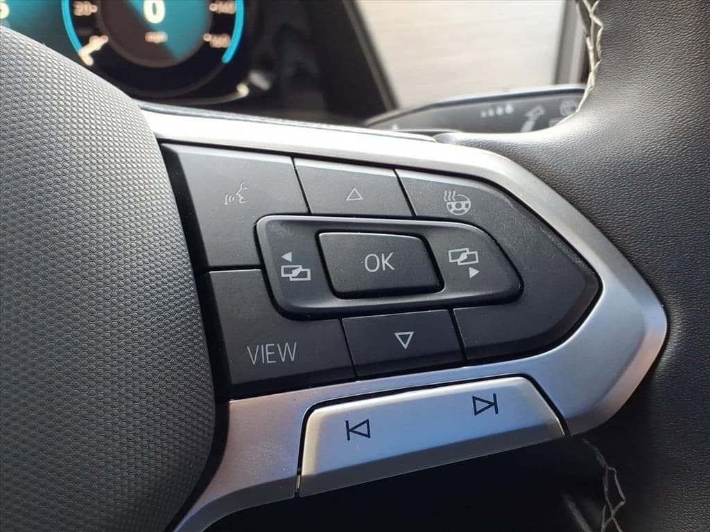 2024 Volkswagen Atlas Cross Sport - Image 28