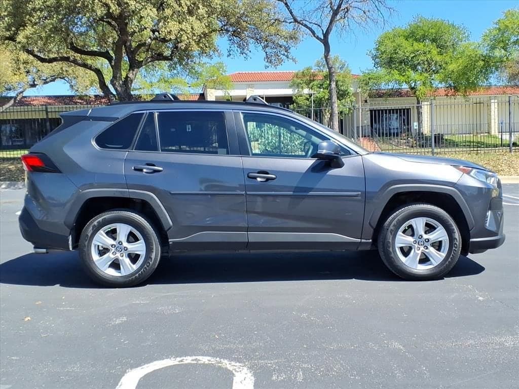 2021 Toyota RAV4 - Image 6