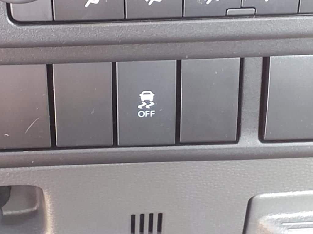 2025 Chevrolet Low Cab Forward 5500 XD - Image 11