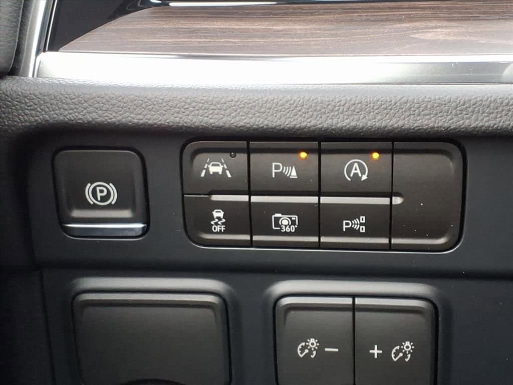 2026 Chevrolet Suburban - Image 9