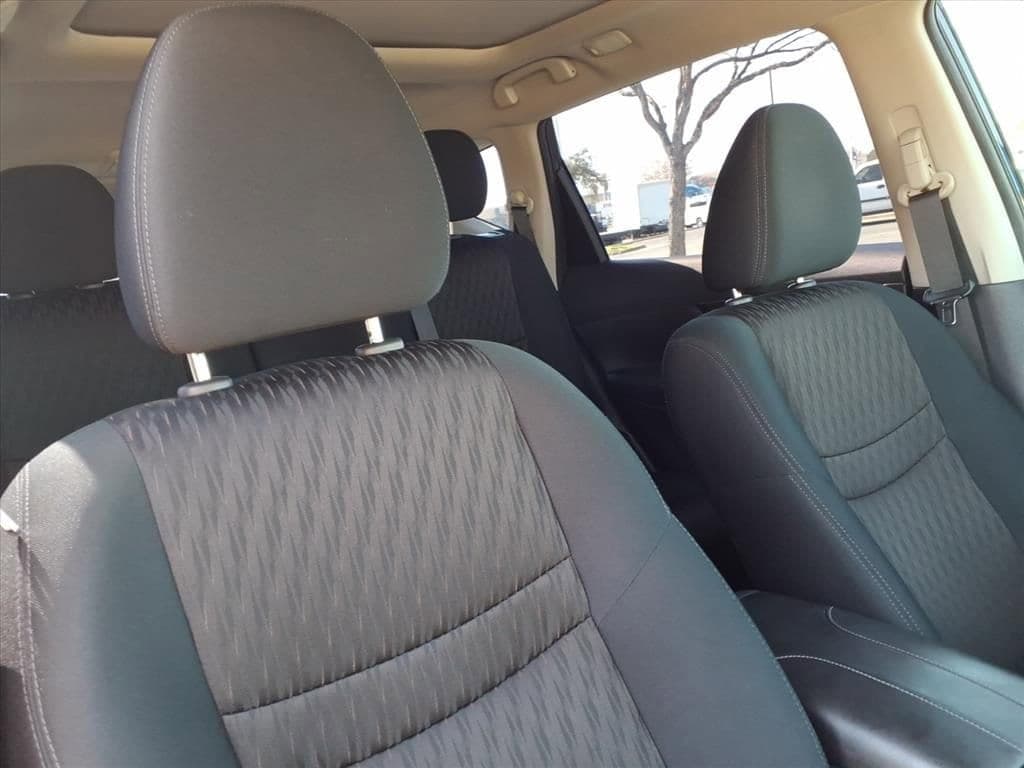 2017 Nissan Rogue - Image 21