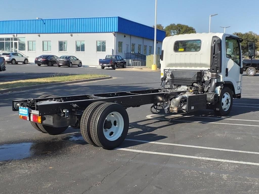 2025 Chevrolet Low Cab Forward 5500 XD - Image 4