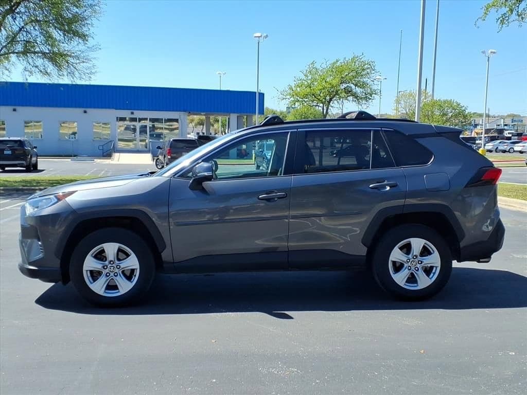 2021 Toyota RAV4 - Image 5