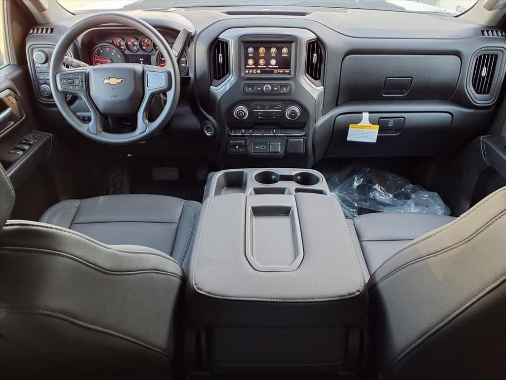 2026 Chevrolet Silverado 3500 HD Chassis Cab - Image 8