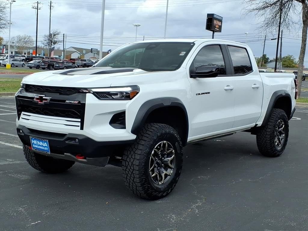 2024 Chevrolet Colorado - Image 4