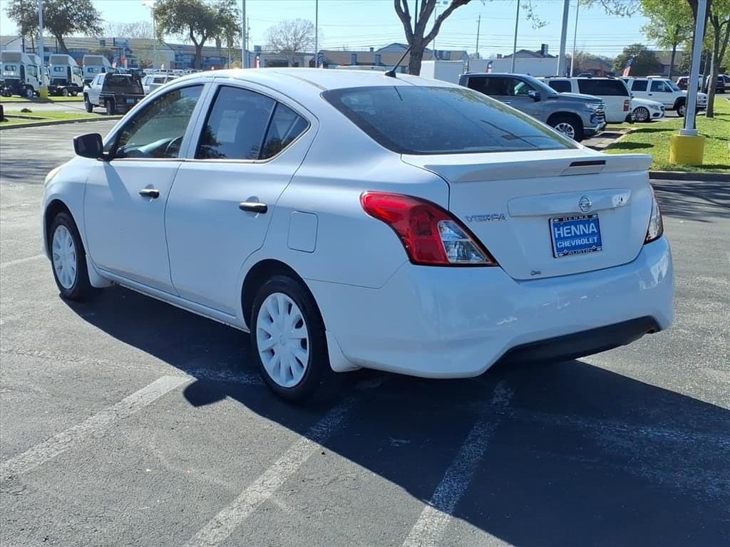 2018 Nissan Versa Sedan - Image 9