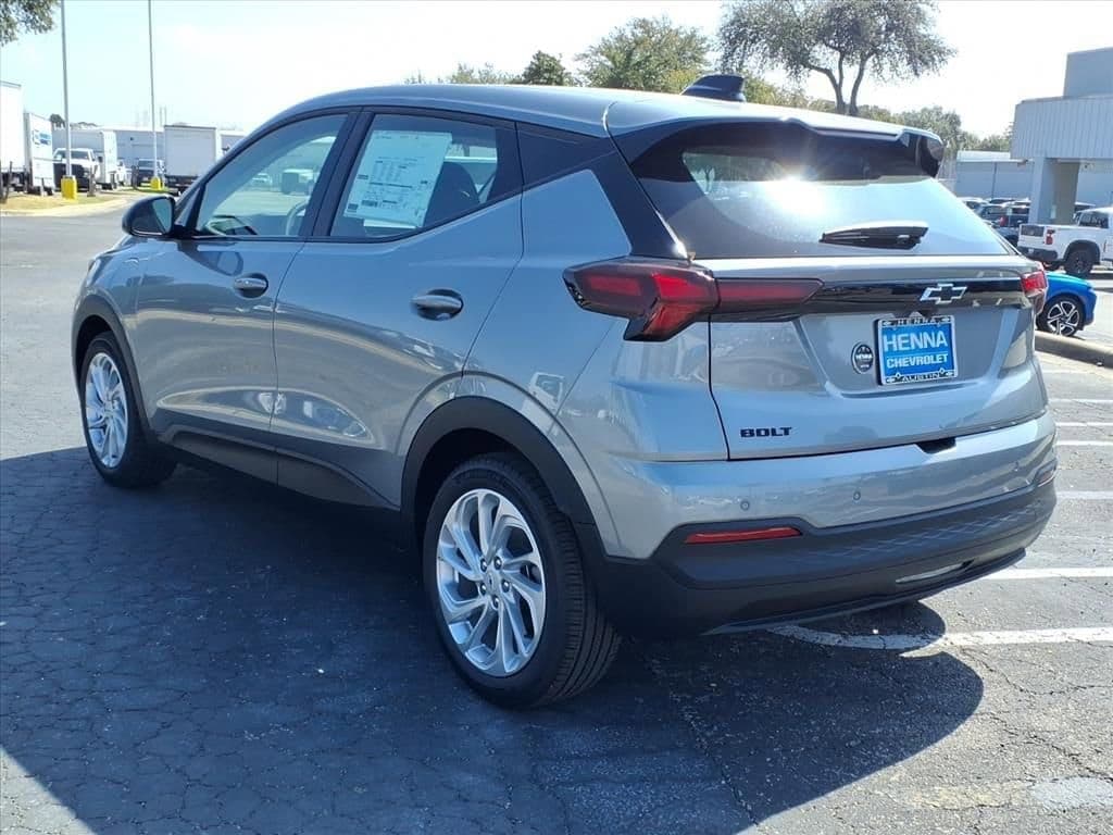 2027 Chevrolet Bolt - Image 8