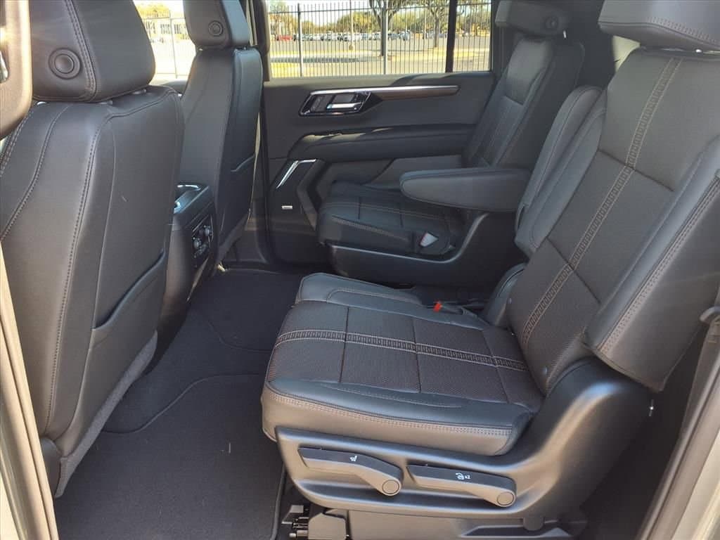 2026 Chevrolet Suburban - Image 7