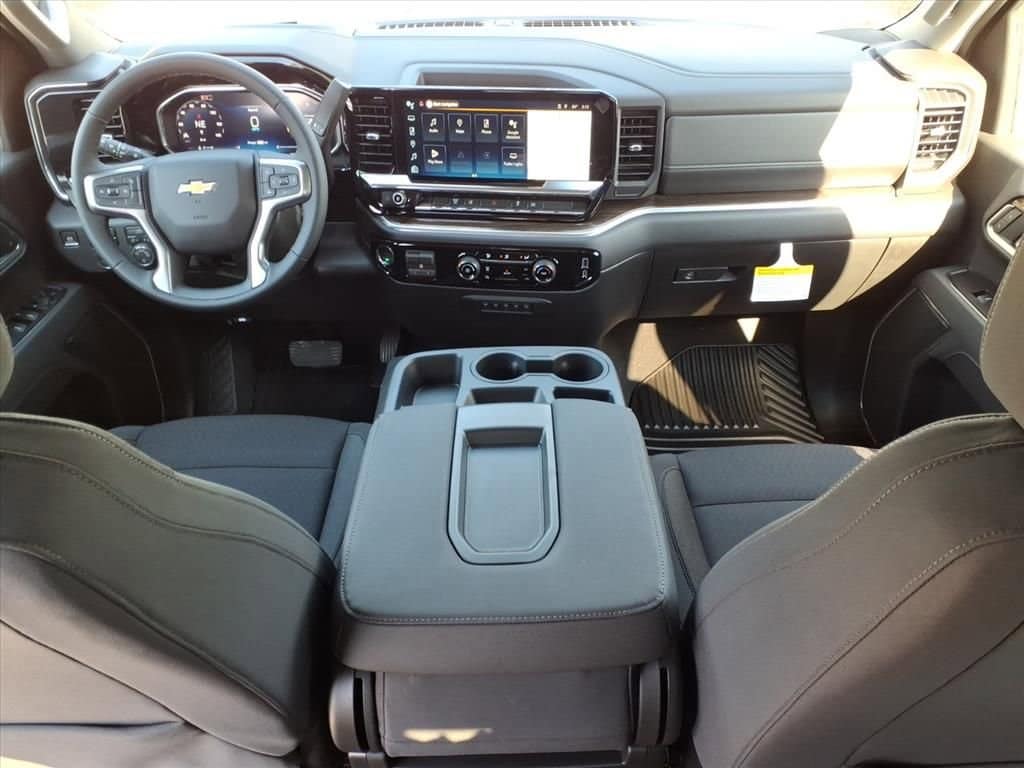 2026 Chevrolet Silverado 3500 HD Chassis Cab - Image 25