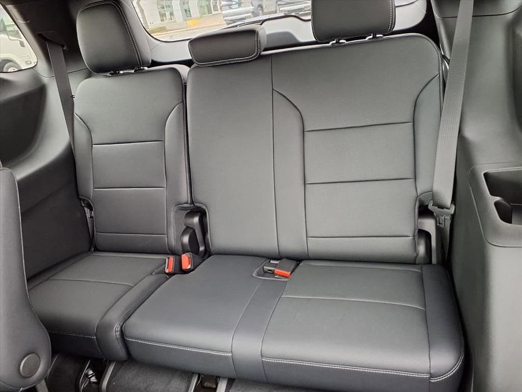 2026 Chevrolet Traverse - Image 11