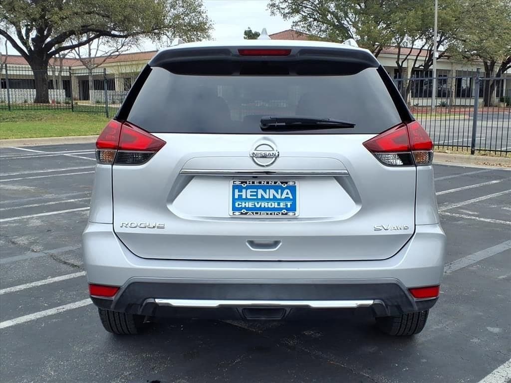 2018 Nissan Rogue - Image 11