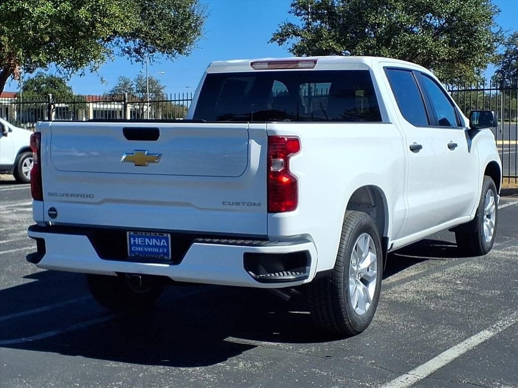 2026 Chevrolet Silverado 1500 - Image 4