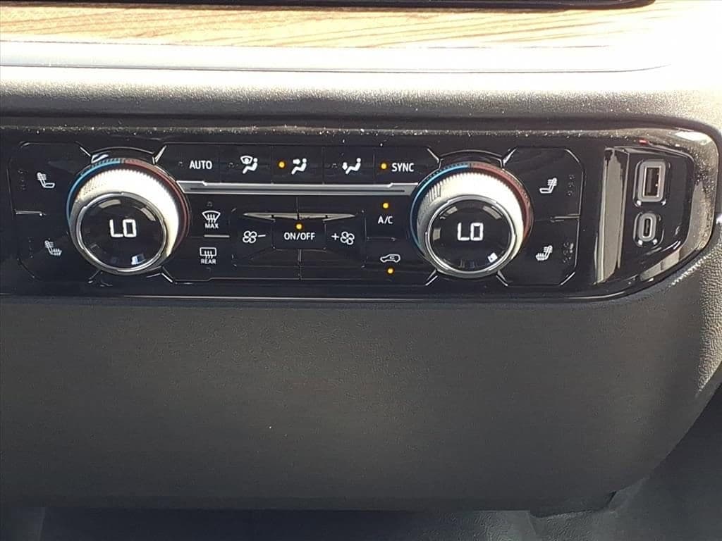 2026 Chevrolet Silverado 1500 - Image 16