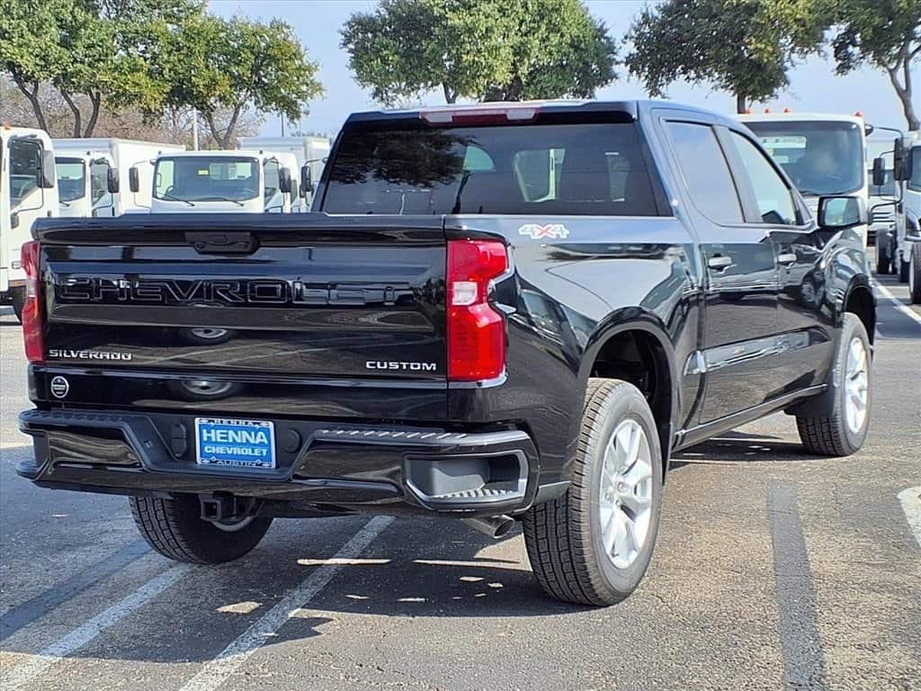 2026 Chevrolet Silverado 1500 - Image 4