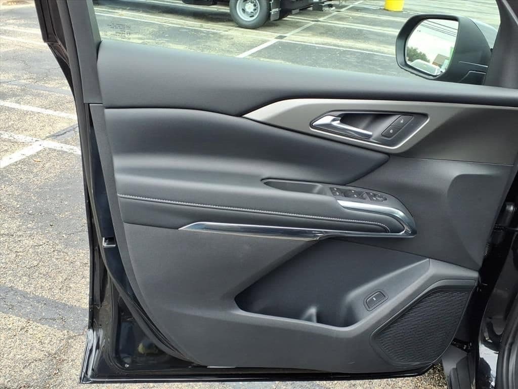 2026 Chevrolet Traverse - Image 9