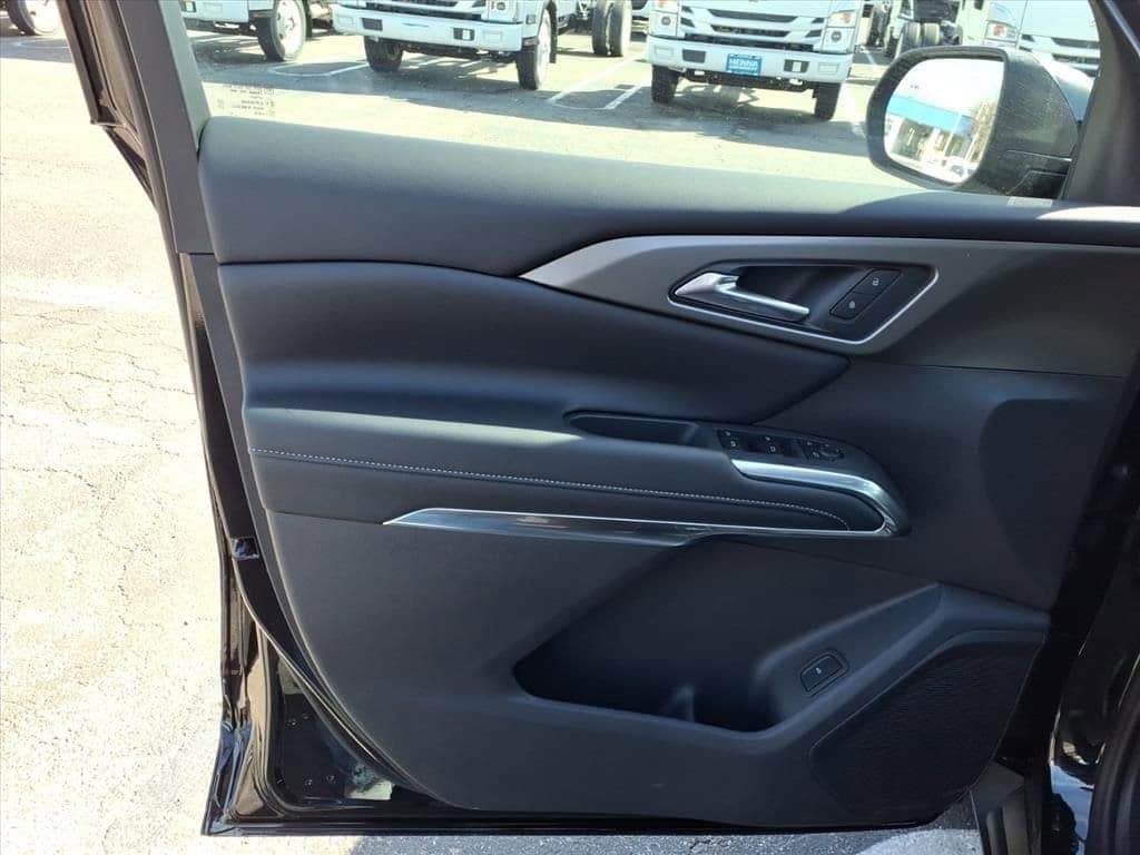 2026 Chevrolet Traverse - Image 9