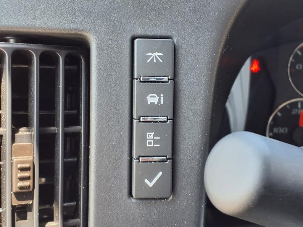 2025 Chevrolet Express Cutaway 3500 - Image 9