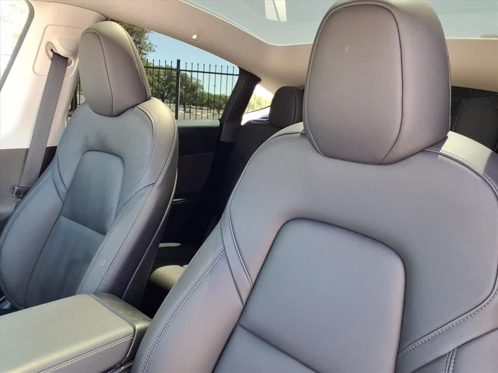 2025 Tesla Model Y - Image 14