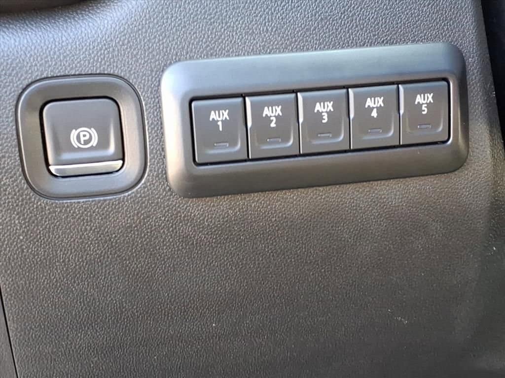 2026 Chevrolet Silverado 3500 HD Chassis Cab - Image 15