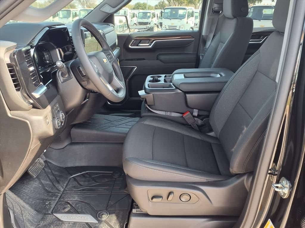 2026 Chevrolet Silverado 1500 - Image 6