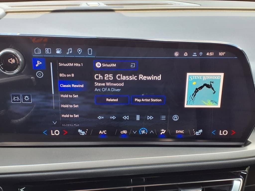 2026 Chevrolet Traverse - Image 11