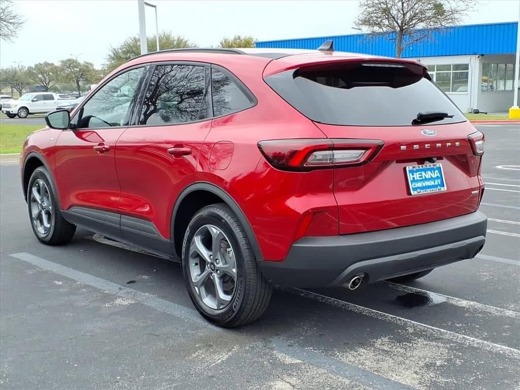 2025 Ford Escape - Image 11