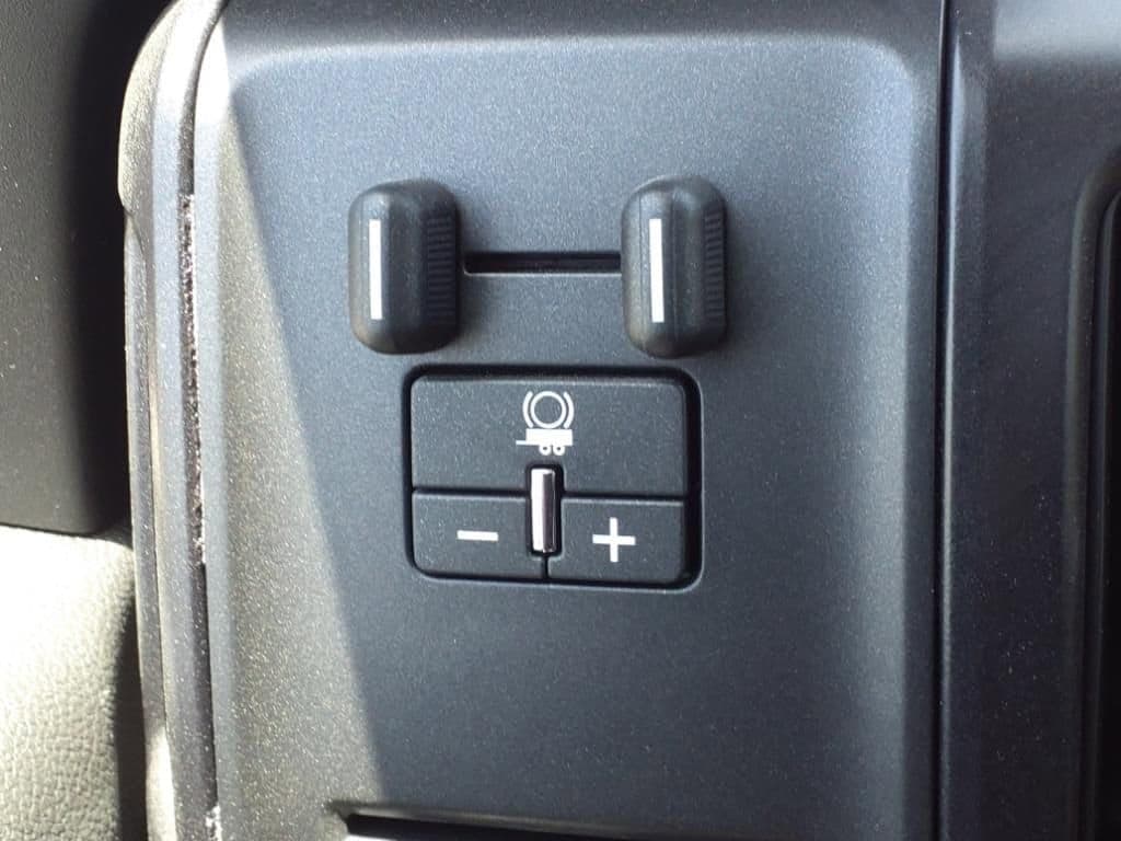 2023 Chevrolet Silverado 5500 HD - Image 9