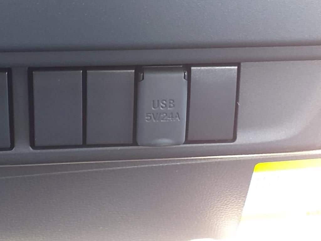 2025 Chevrolet Low Cab Forward 5500 XD - Image 11