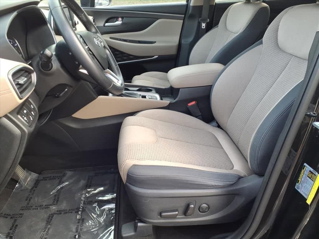 2019 Hyundai Santa Fe - Image 13