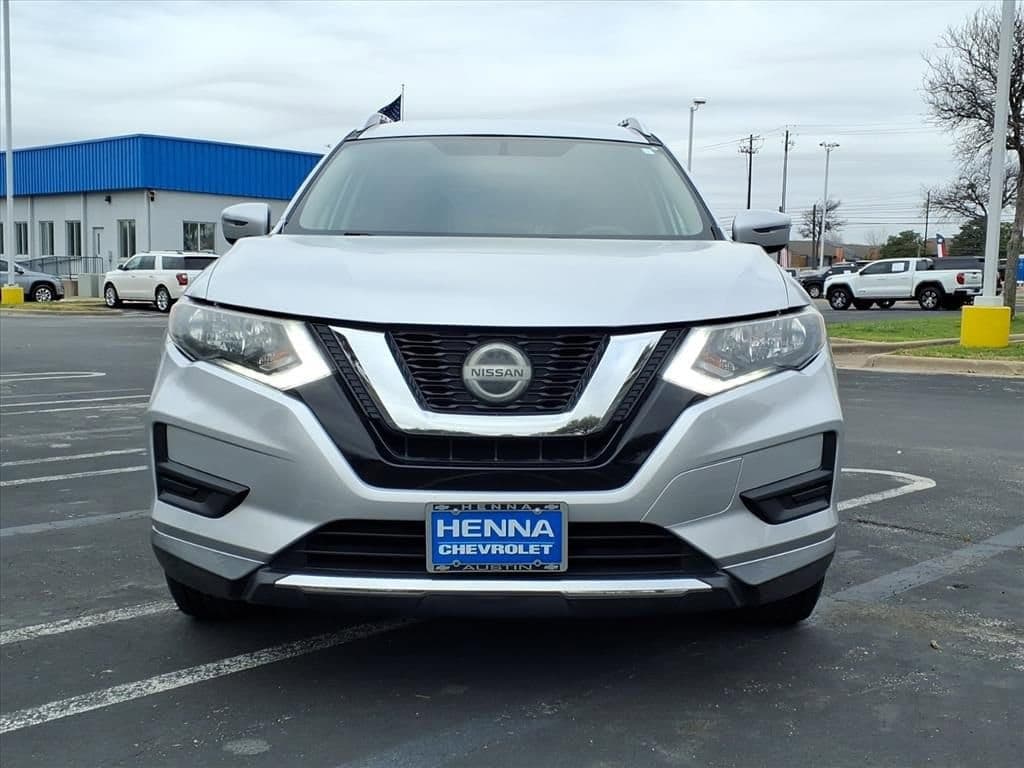 2018 Nissan Rogue - Image 2