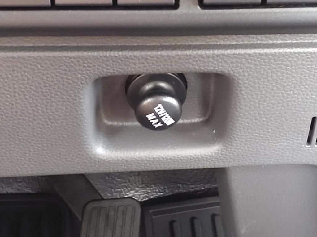 2025 Chevrolet Low Cab Forward 5500 XD - Image 10