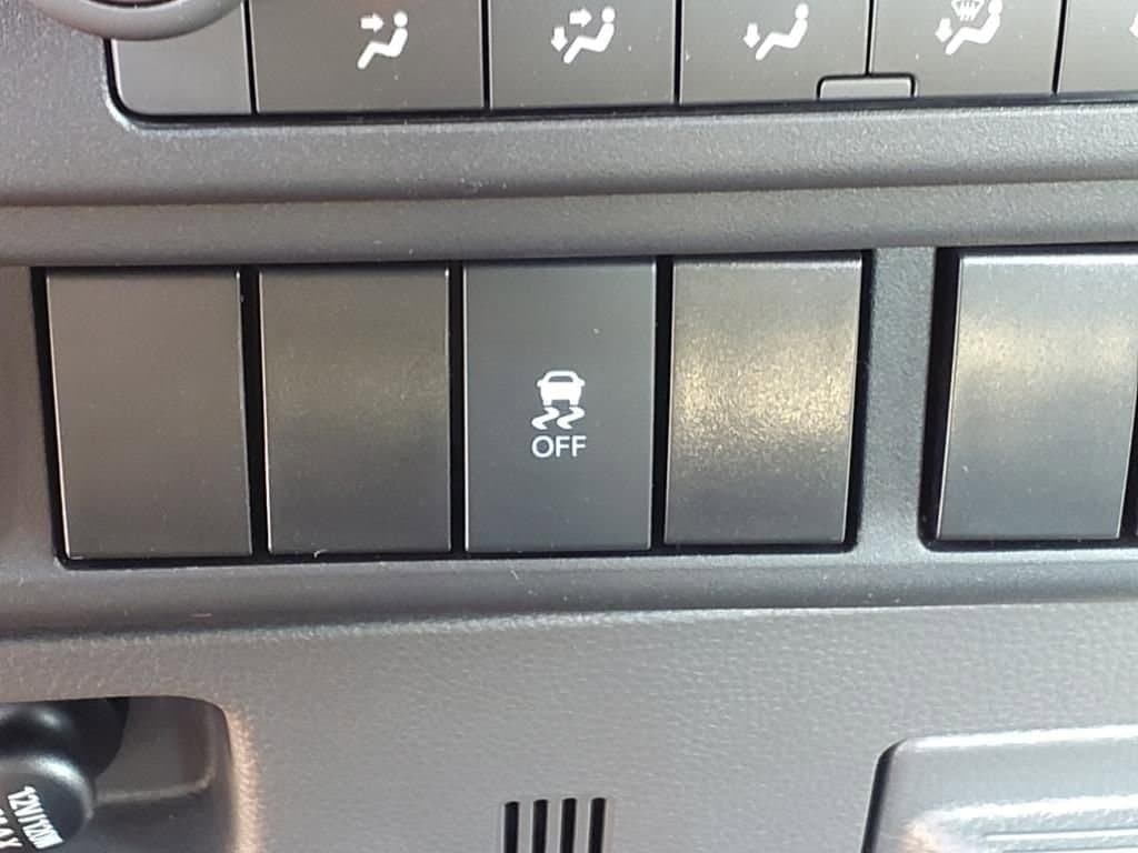 2025 Chevrolet Low Cab Forward 5500 XD - Image 9