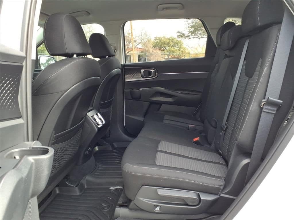 2023 Kia Sorento - Image 23