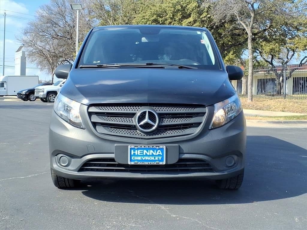 2019 Mercedes-Benz Metris Passenger Van - Image 2