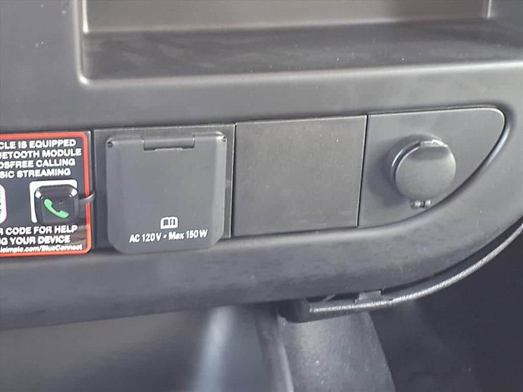 2025 Chevrolet Express Cutaway 3500 - Image 16