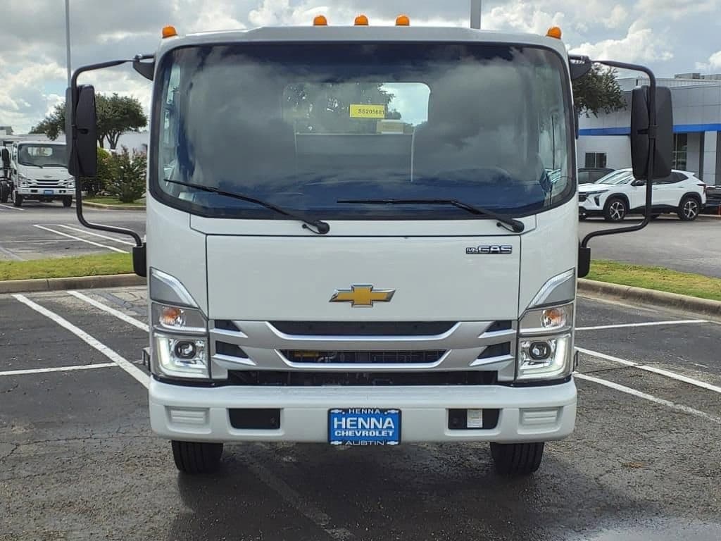 2025 Chevrolet Low Cab Forward 4500 HG - Image 2