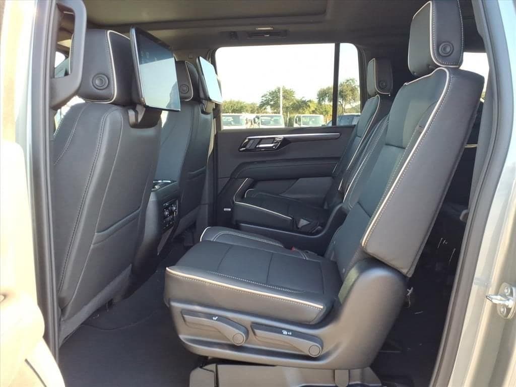 2026 Chevrolet Suburban - Image 12